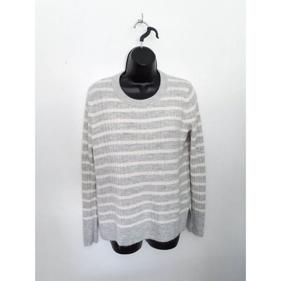 Old Navy Sweaters - Old Navy sweater